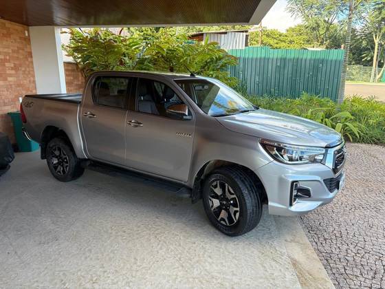TOYOTA HILUX 2.8 SRX 4X4 CD 16V DIESEL 4P AUTOMÁTICO